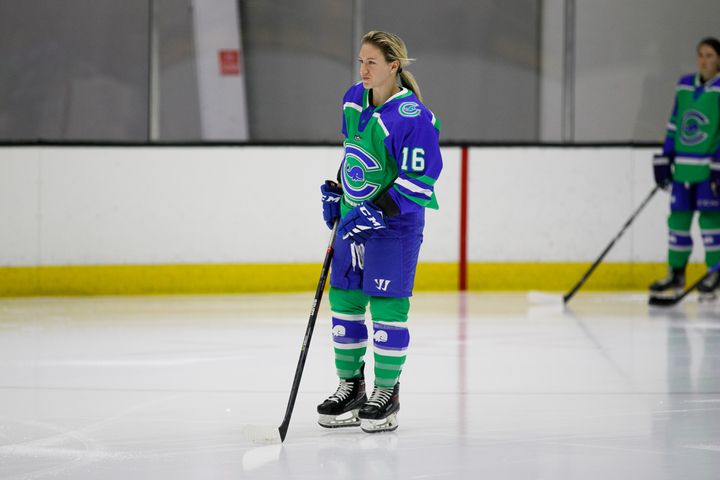 Riveters Sign Tapani & Mrázová to One-Year Deals
