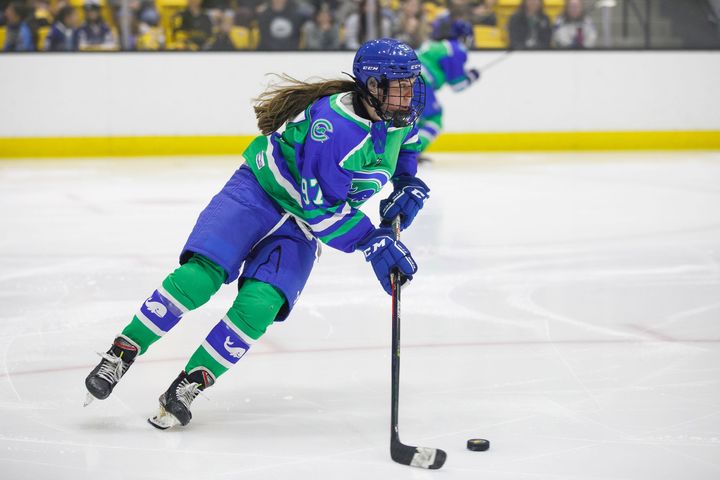 No. 4 women's hockey topples visiting Maine Black Bears 3-2 in overtime -  The Huntington News