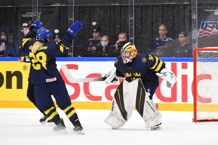 Hilda Svensson and Felicia Frank celebrate beating the USA at the 2023 U18 WJC